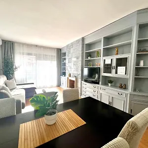 Family-Friendly Home In Central Barcelona 4Bdr Appartamento